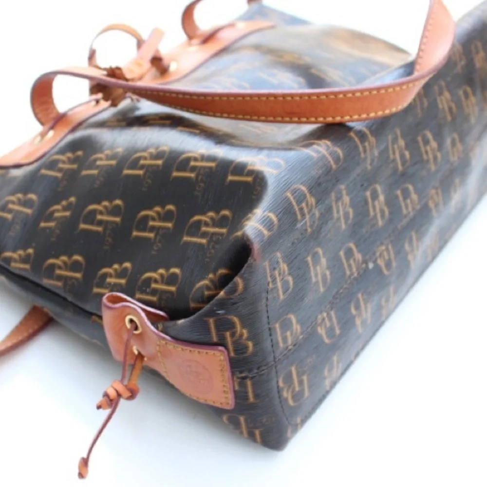 Dooney & Bourke signature logo tassel tote bag